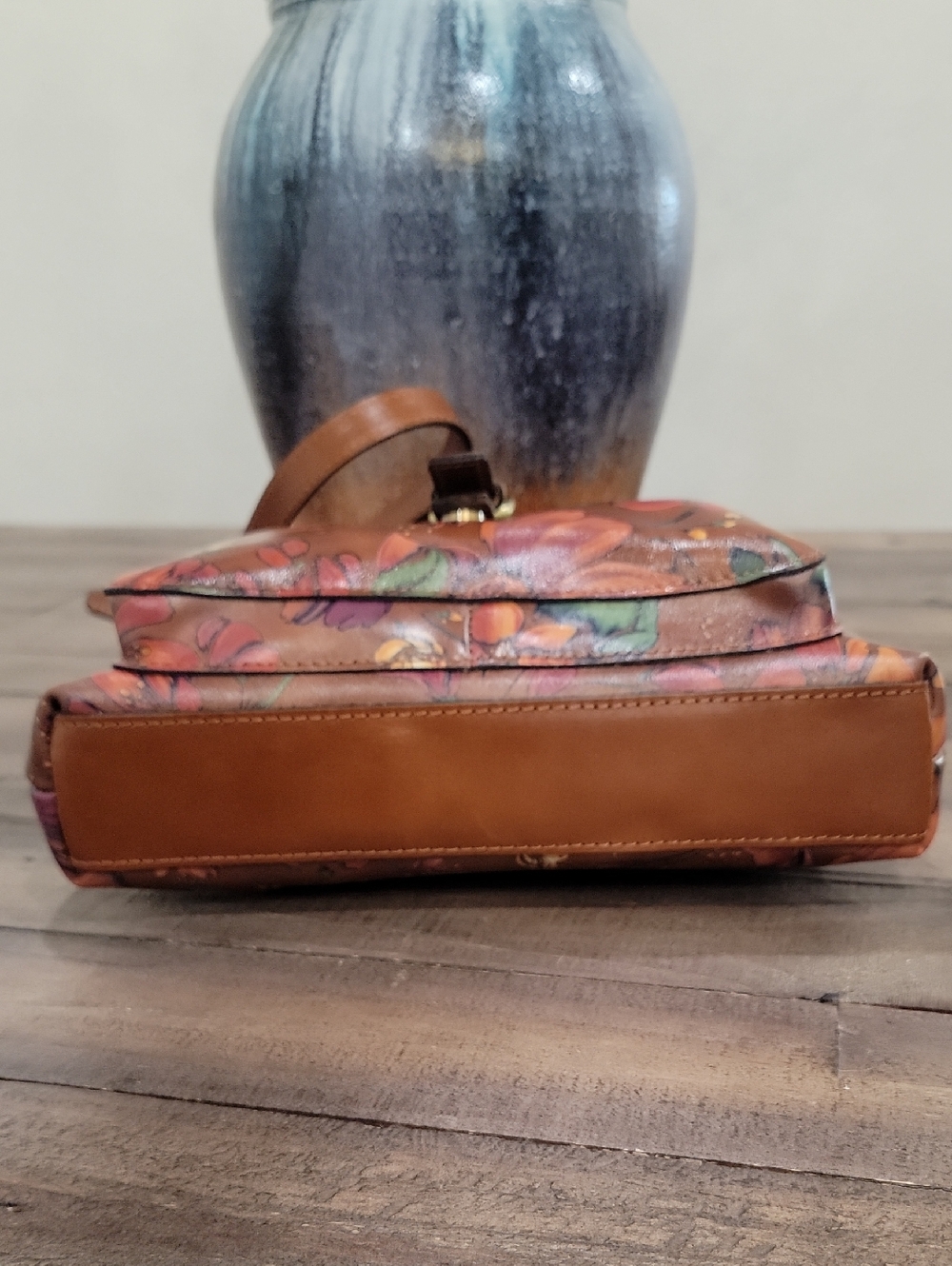 PATRISHA NASH Kirby East West Summer Drawing Crossbody Bag Purse - Picture 6 of 11